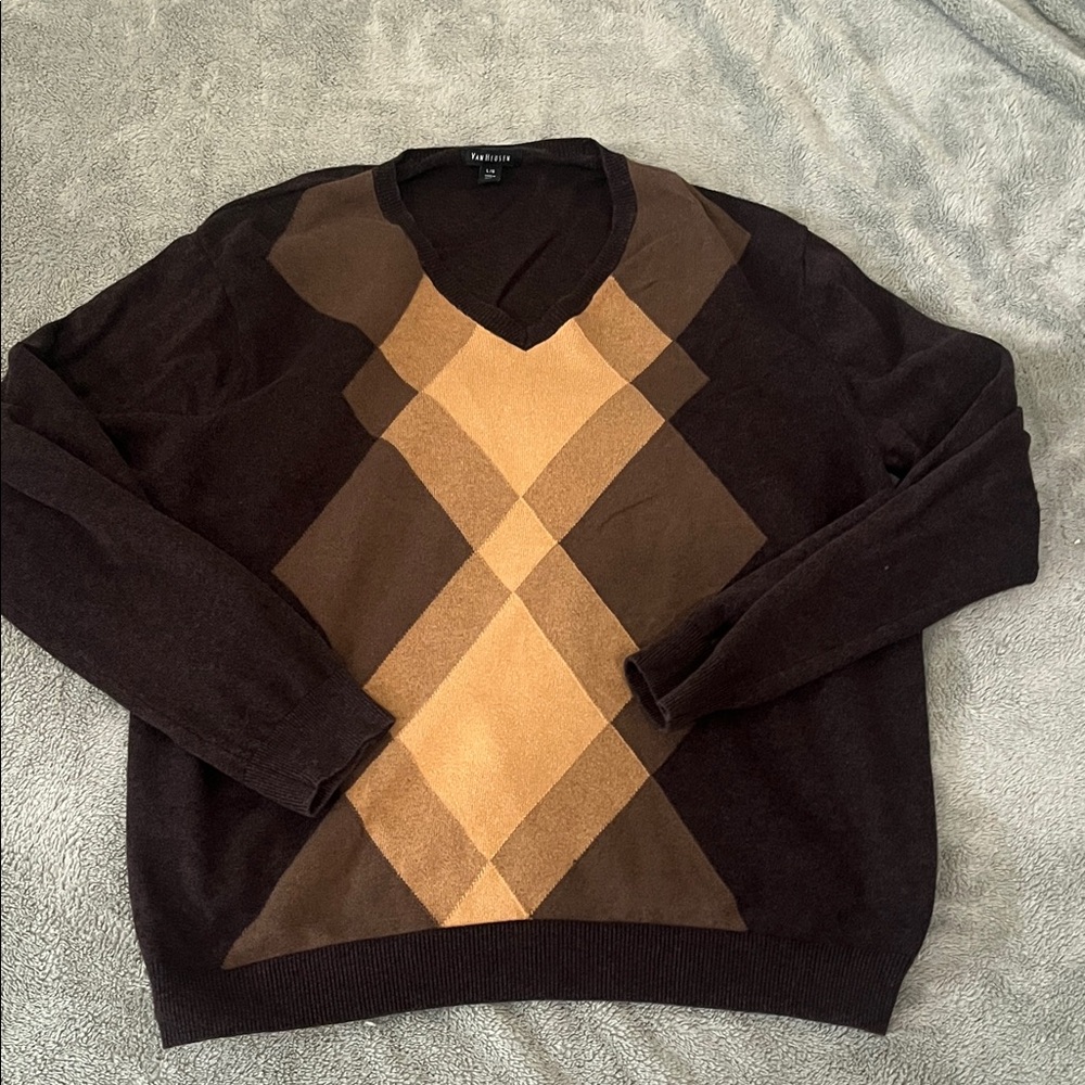 Van Heusen Men's V-Neck Sweater in Brown Argyle
